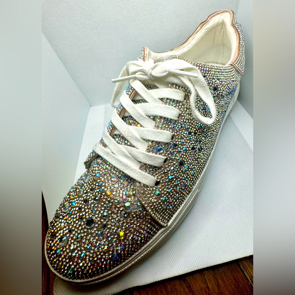 Matisse stunning rhinestone sneakers Size 10!